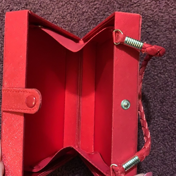 Woman’s clutch - Picture 4 of 6